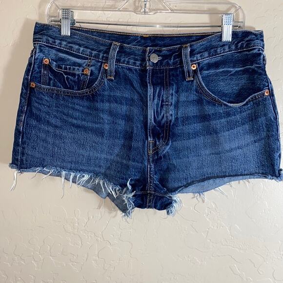 Levi’s 501 cut off jean shorts - Picture 6 of 6